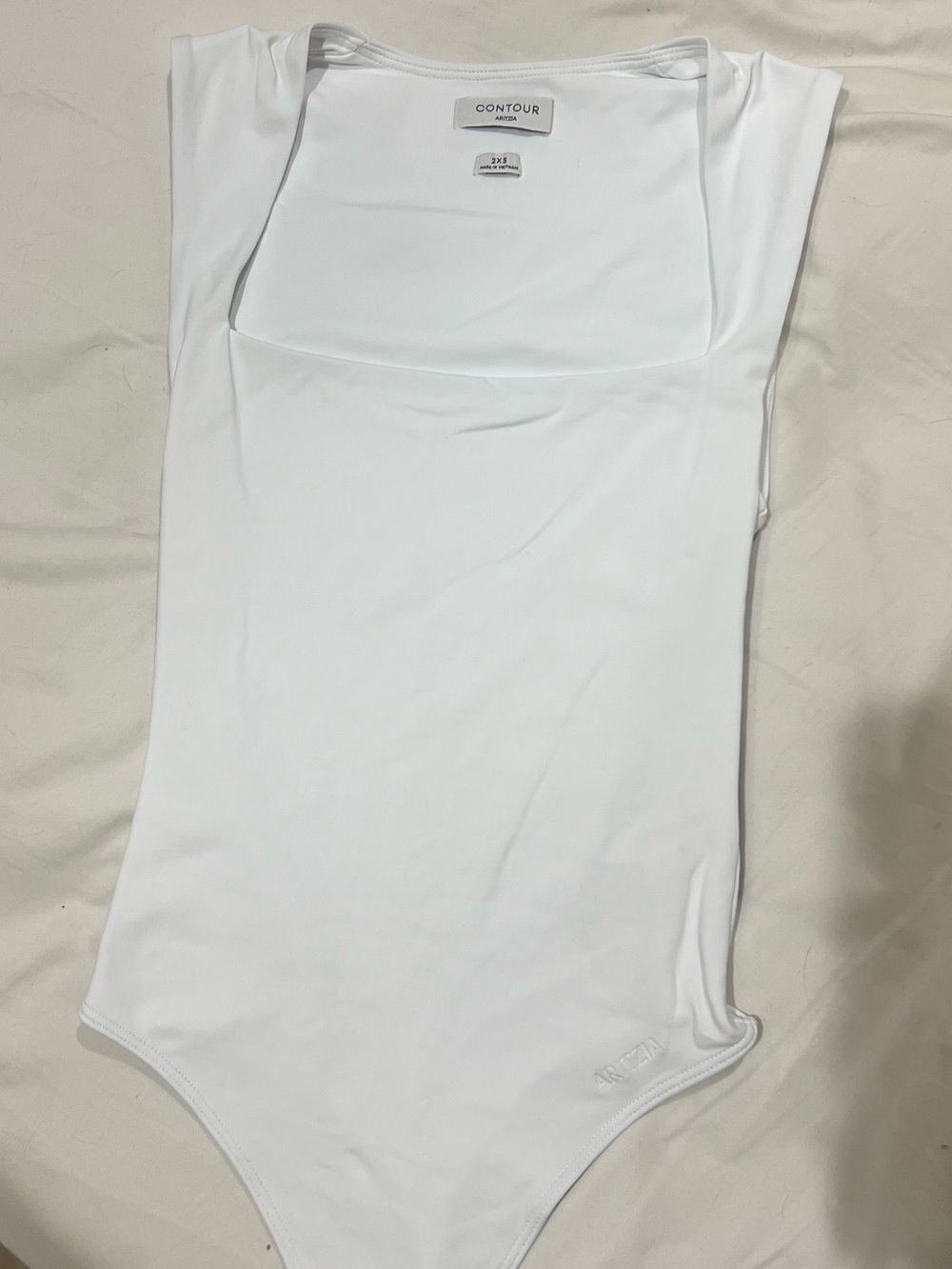 Aritzia Contour Whit Bodysuit